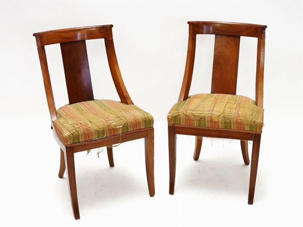 A Set of Four Walnut Chairs  (second half of 19th Century)  - Auction Furniture, Silver and Curiosities from a Roman House - I - Maison Bibelot - Casa d'Aste Firenze - Milano