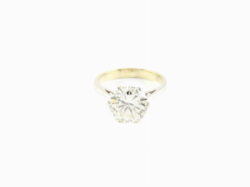 Anello Solitario in Oro Bianco con Diamante
