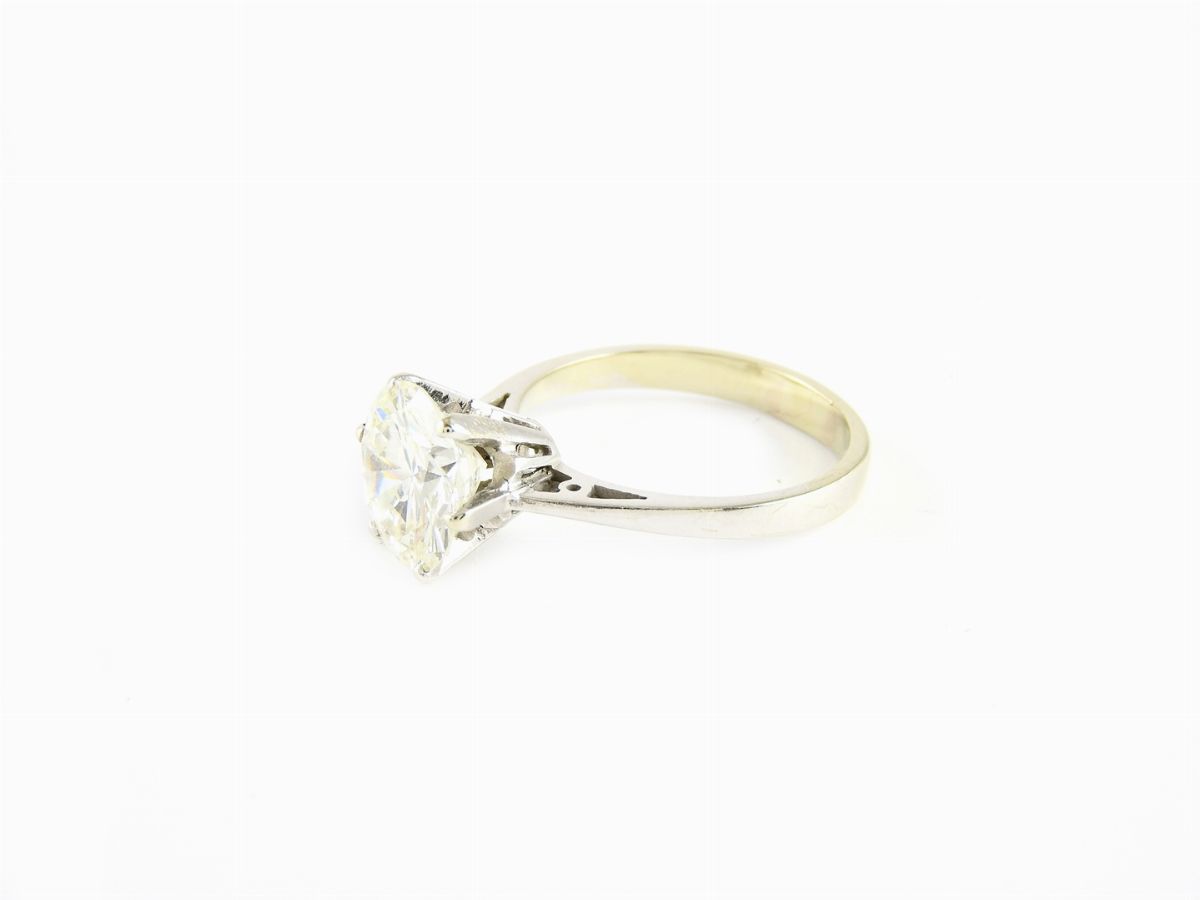 Anello Solitario in Oro Bianco con Diamante