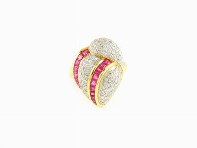 Anello in Oro Giallo con Diamanti e Rubini