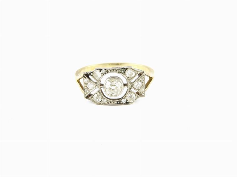 Anello in Oro Bianco e Giallo con Diamanti