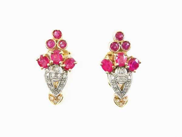 White and yellow gold earrings with diamonds and rubies