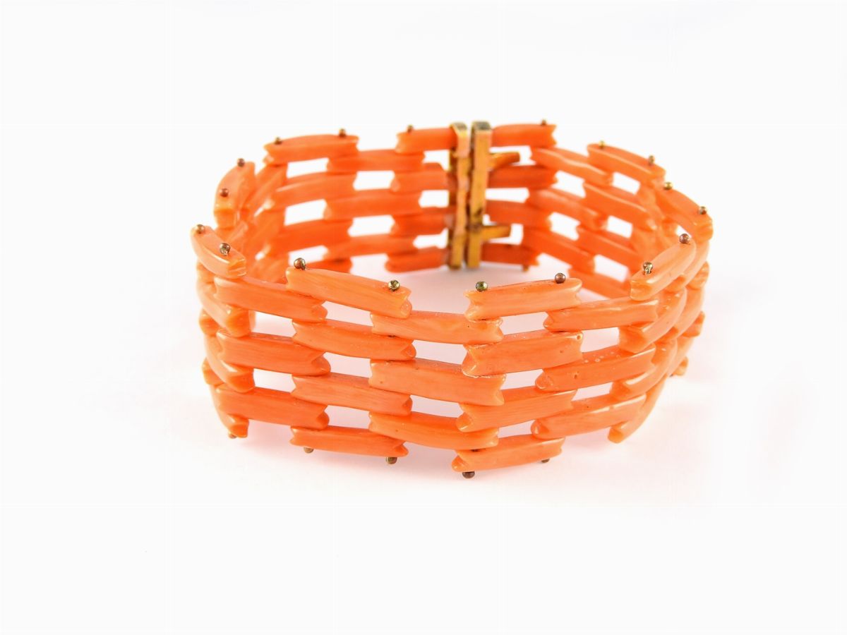Bracciale in Oro Giallo e Corallo Rosso Arancio