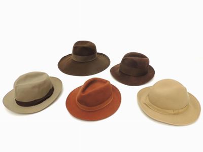 Lotto di Cappelli in Panno