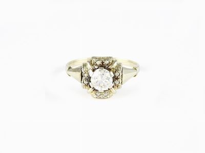 Anello in Oro Bianco con Diamanti
