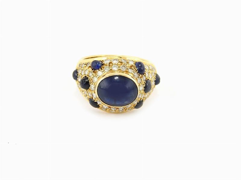 Anello a Cupola in Oro Giallo con Diamanti e Zaffiri