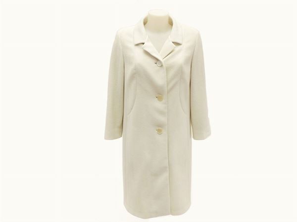 White viscose coat, Deréta London