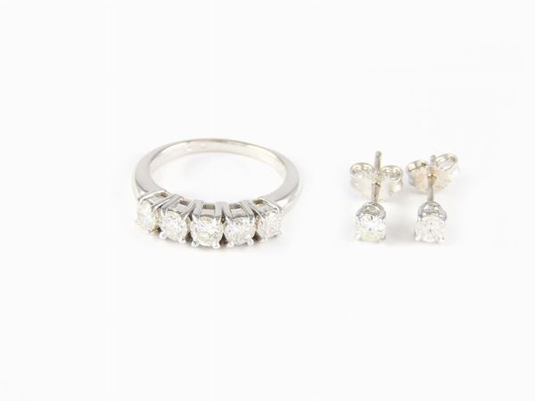 Demi parure of white gold eternity ring and stud earrings with diamonds