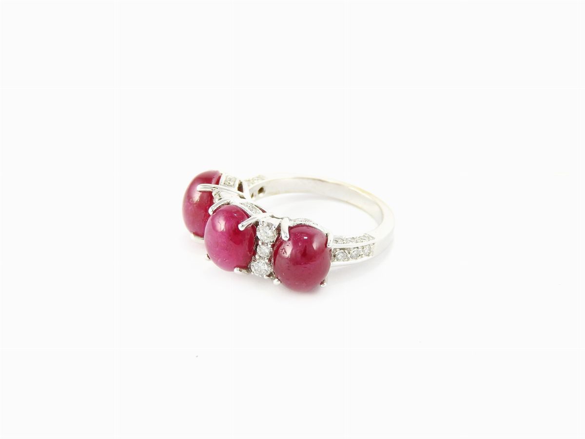 Anello in Oro Bianco, Diamanti e Rubini