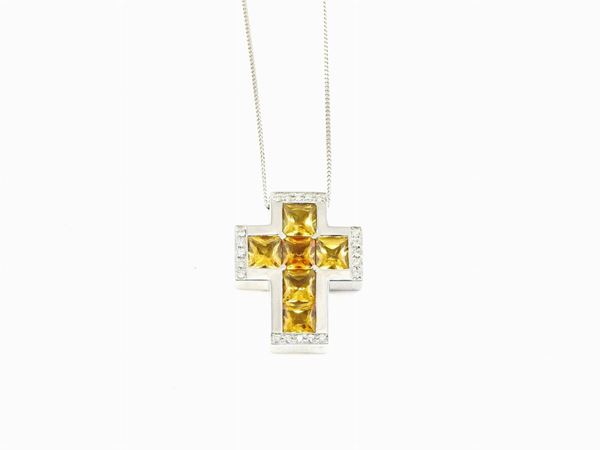White gold necklace and pendant with diamonds and citrine quartzes