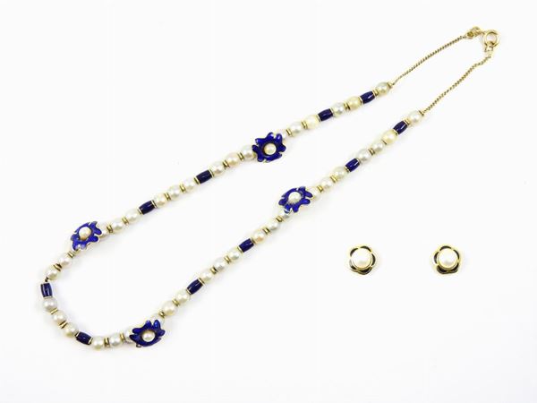 Demi parure of yellow gold necklace and earrings with blue enamel and Akoya cultured pearls