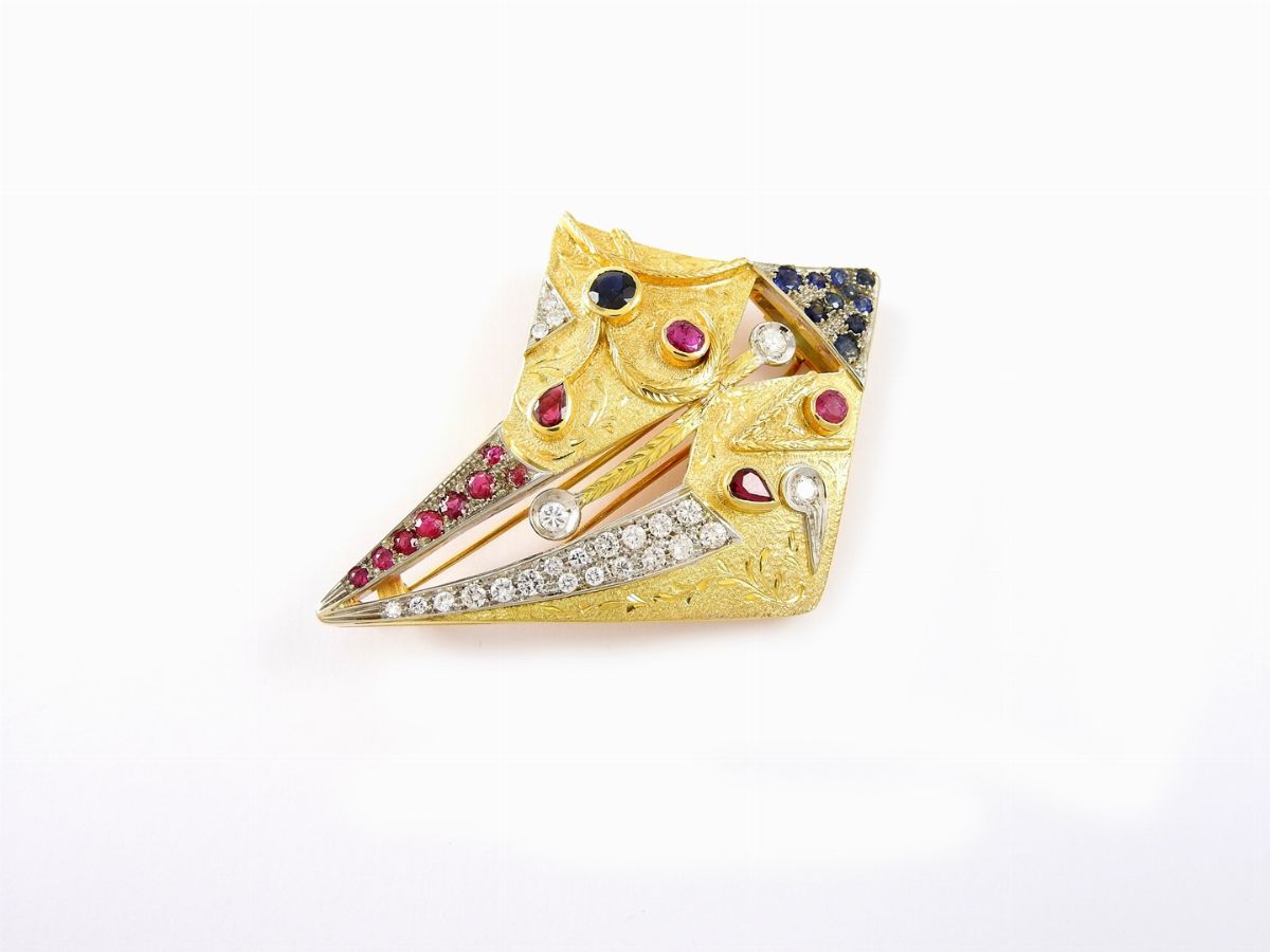 Spilla di Design in Oro Giallo e Bianco con Diamanti, Rubini e Zaffiri
