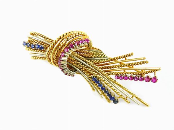 Yellow gold brooch with rubies and sapphires  (Sixties)  - Auction Jewels - II - II - Maison Bibelot - Casa d'Aste Firenze - Milano