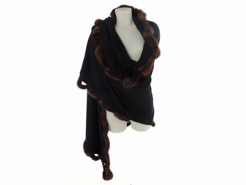 Mantella in Lana e Angora Nera