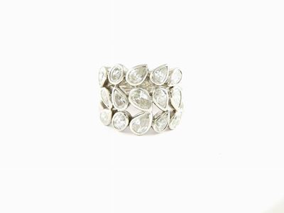 Anello a Fascia in Oro Bianco e Diamanti