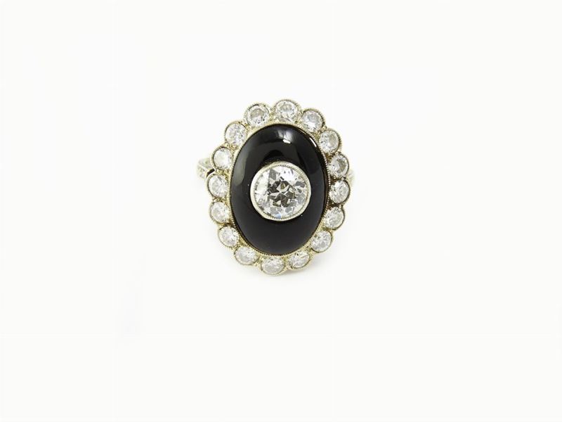 Anello a Margherita in Oro Bianco, Onice e Diamanti