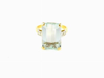 Anello in Oro Giallo e Bianco con Diamanti e Acquamarina