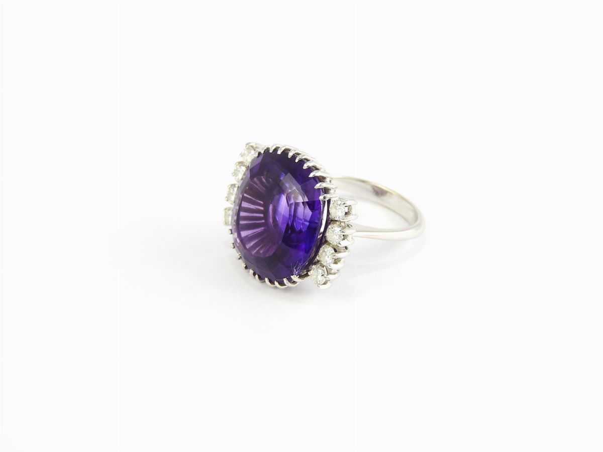 Anello in Oro Bianco, Diamanti e Quarzo Ametista