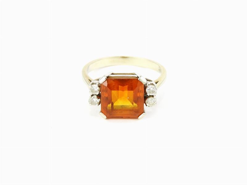 Anello in Oro Bianco, Diamanti e Quarzo Madera