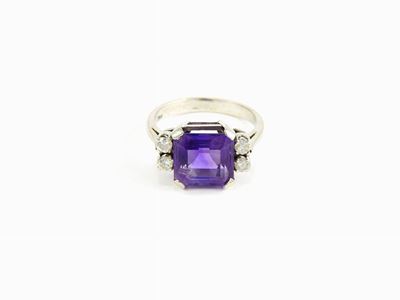Anello in Oro Bianco, Diamanti e Quarzo Ametista