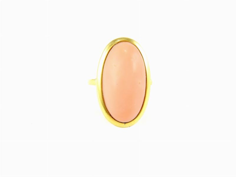 Anello in Oro Giallo e Corallo Rosa