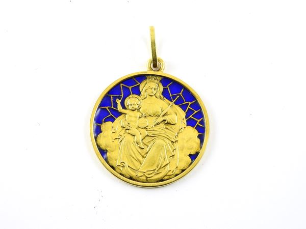 Yellow gold medal with plique-a-jour enamel