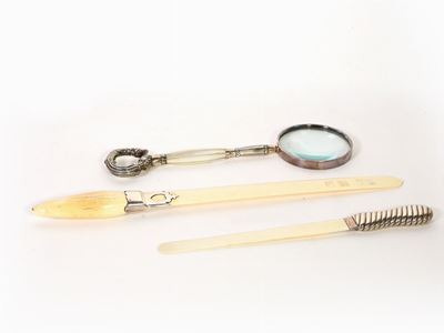 Lotto di Oggetti da Scrivania