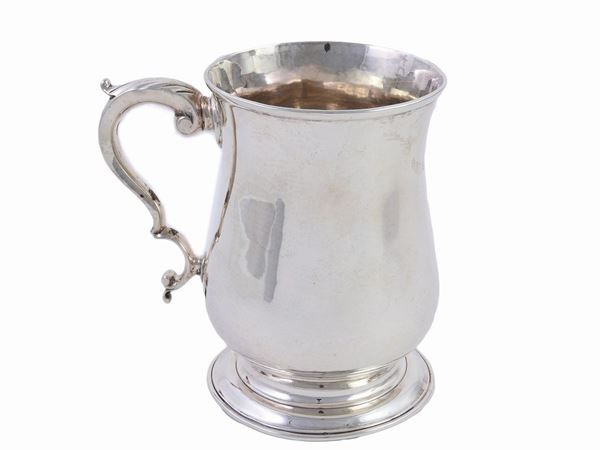 Tankard in argento  (William & James Priest, Londra, 1772)  - Asta Arredi, argenteria e curiosità da una casa romana - I - Maison Bibelot - Casa d'Aste Firenze - Milano