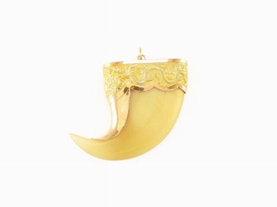 Pendente con Artiglio di Tigre Montato in Oro Giallo