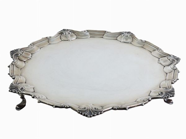 A Silver Salver  (London, 1898)  - Auction Furniture, Silver and Curiosities from a Roman House - I - Maison Bibelot - Casa d'Aste Firenze - Milano