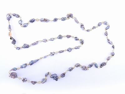 Collana in Oro Giallo, Diamanti e Perle Nere Barocche Naturali
