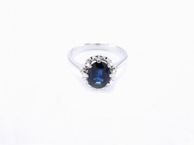 Anello in Oro Bianco con Zaffiro
