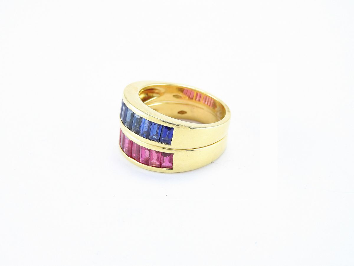 Coppia di Anelli in Oro Giallo, Rubini e Zaffiri