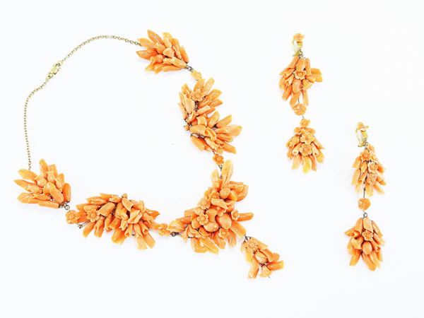 Demi parure of various alloyed yellow gold necklace and ear pendants with Sciacca coral  (South of Italy, second half of 19th century)  - Auction Jewels - II - II - Maison Bibelot - Casa d'Aste Firenze - Milano