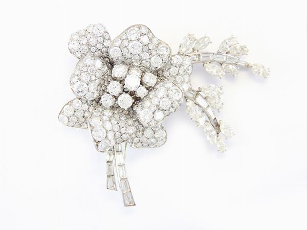 White gold Cusi brooch with diamonds