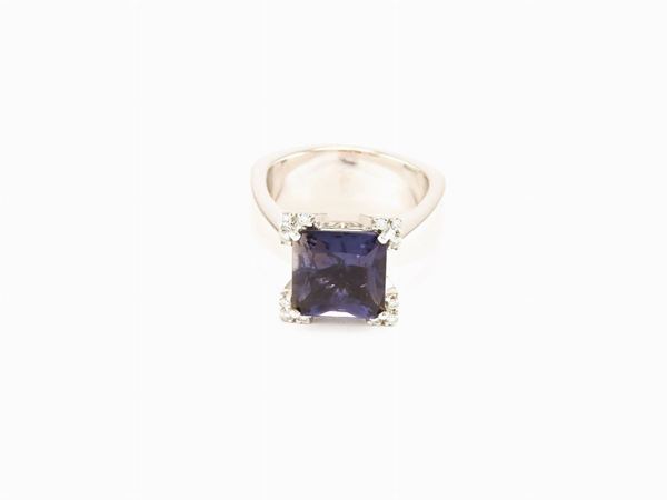 White gold ring with diamonds and iolite