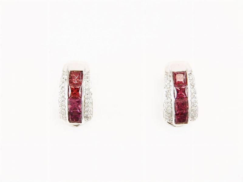 Orecchini in Oro Bianco, Diamanti e Granati Rodolite