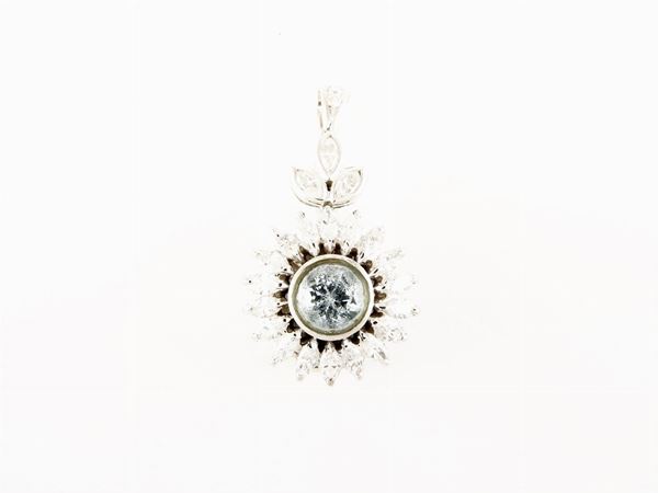 White gold pendant with diamonds and aquamarine