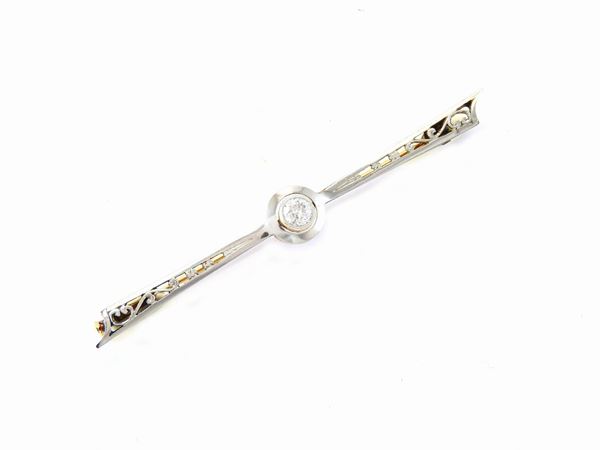 Yellow and white gold bar brooch with diamond