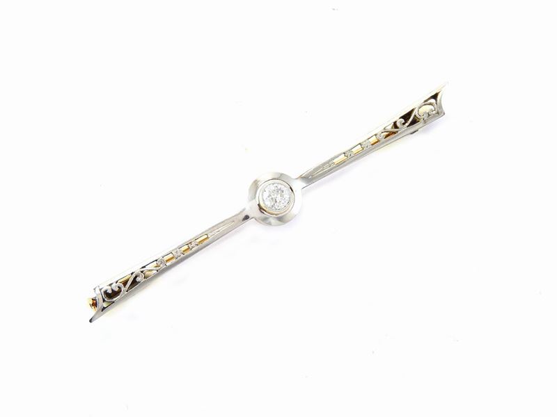 Spilla a Barretta in Oro Bianco e Giallo con Diamante