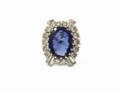 Anello in Oro Bianco con Diamanti e Zaffiro Naturale