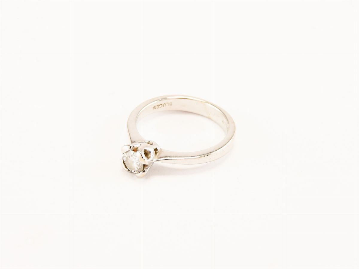 Anello Solitario in Oro Bianco con Diamante