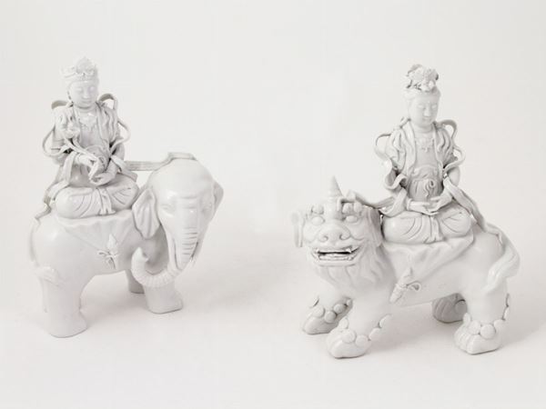 Coppia di sculture in porcellana Blanc de Chine