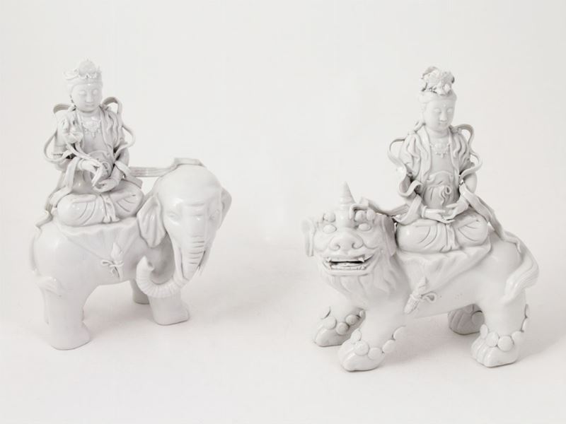Coppia di Sculture in Porcellana Blanc De Chine