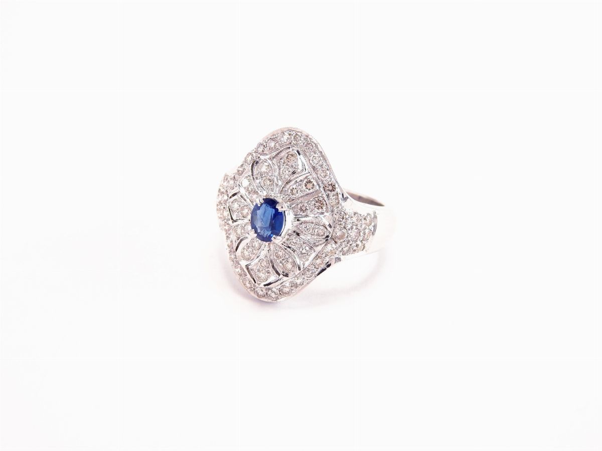 Anello in Oro Bianco, Diamanti e Zaffiro