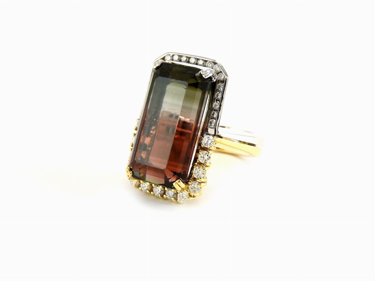 Anello Averla in Oro Bianco, Diamanti e Tormalina Policroma