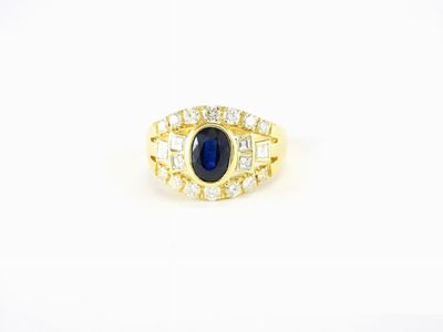 Anello a Fascia in Oro Giallo, Diamanti e Zaffiro