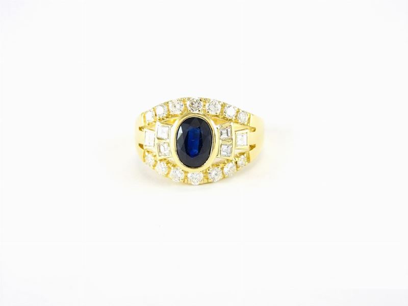 Anello a Fascia in Oro Giallo, Diamanti e Zaffiro