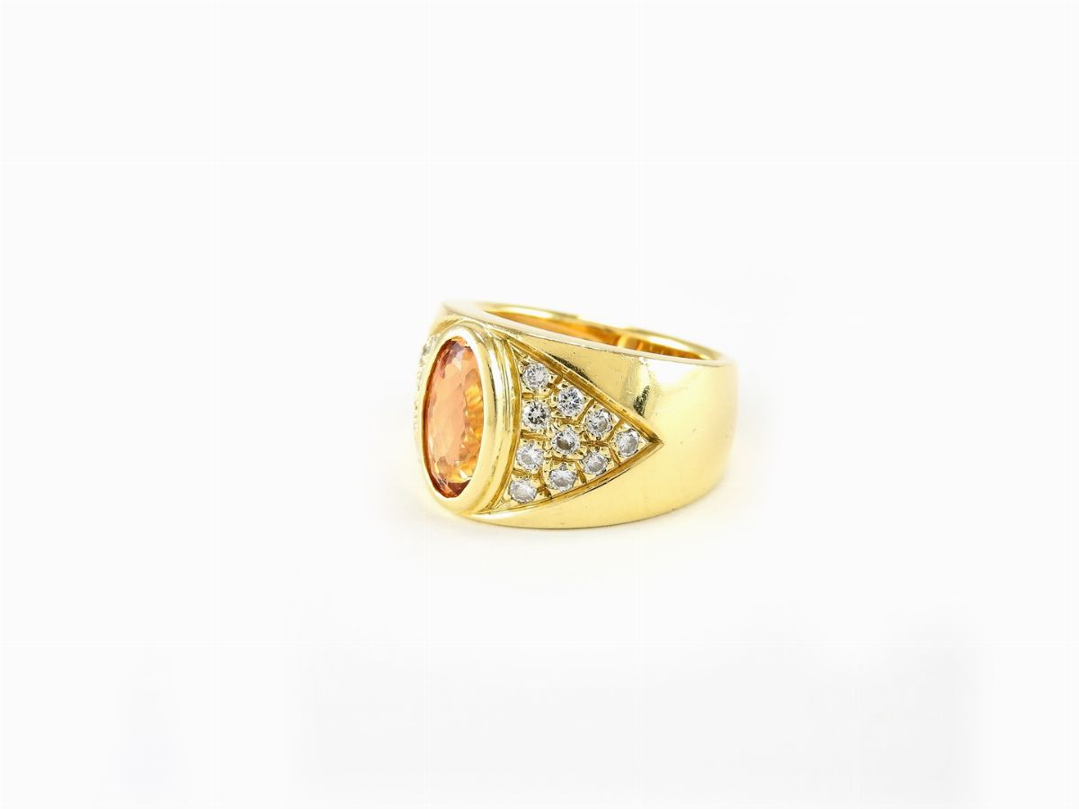 Anello a Fascia in Oro Giallo, Diamanti e Topazio Imperiale