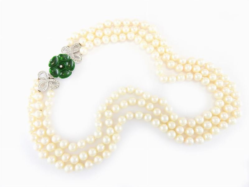Collana a Tre Fili di Perle Coltivate Akoya con Fermezza in Oro Bianco, Diamanti e Cloromelanite